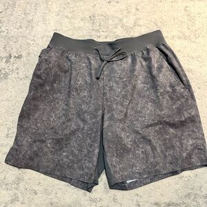 Men’s Lululemon liner less shorts. Size L. 5 inch
